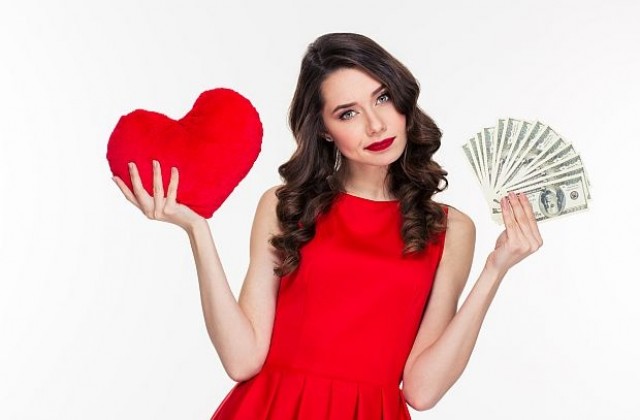 Денят на Свети Валентин: Любов, подаръци, пари...