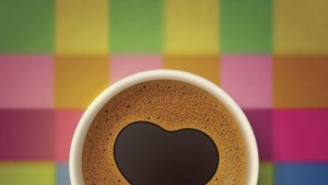 Съветник от Септември черпи с кафе срещу целувка