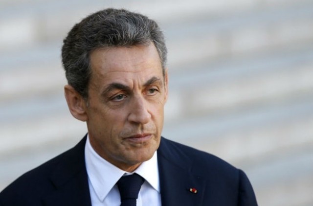 Книга на Саркози хит на френския книжен пазар