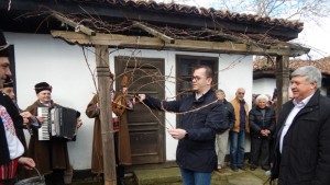 Над 80 лозари и винопроизводители участваха в общинския конкурс за