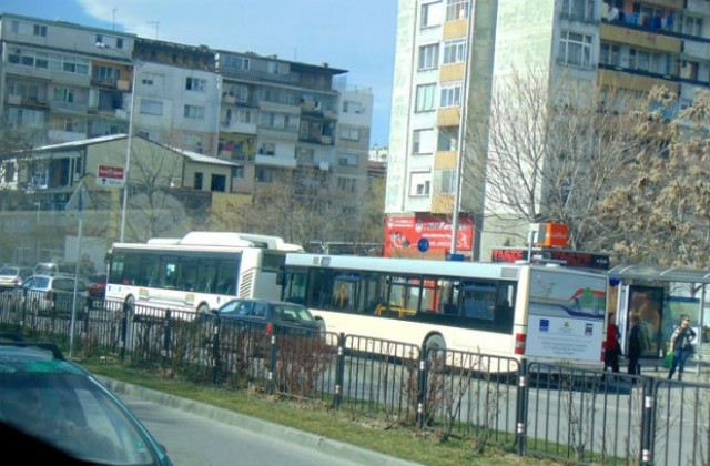Два автобуса се удариха в Пловдив