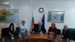 Министър Москов Няма да бъдат закривани болници заради Националната здравна
