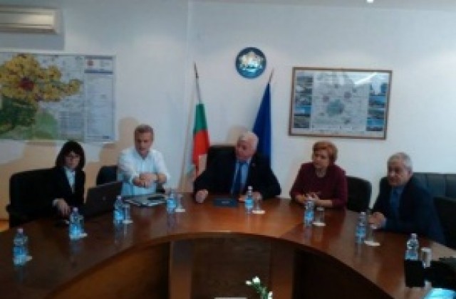 Министър Москов : Няма да бъдат закривани болници, заради Националната здравна карта