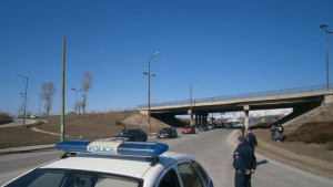 Проверяват автобуси и товарни коли