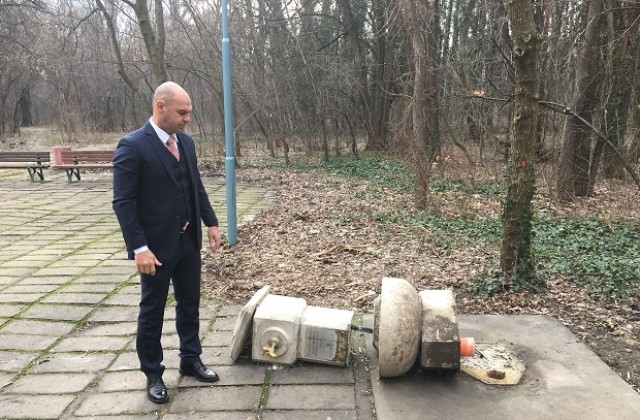 Разбиха чешма в парк Лаута