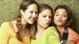 Лекар Трябва да спрем екстремните селфита сред учениците