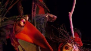 Малката Баба Яга гостува в Куклен театър ВЕСЕЛ