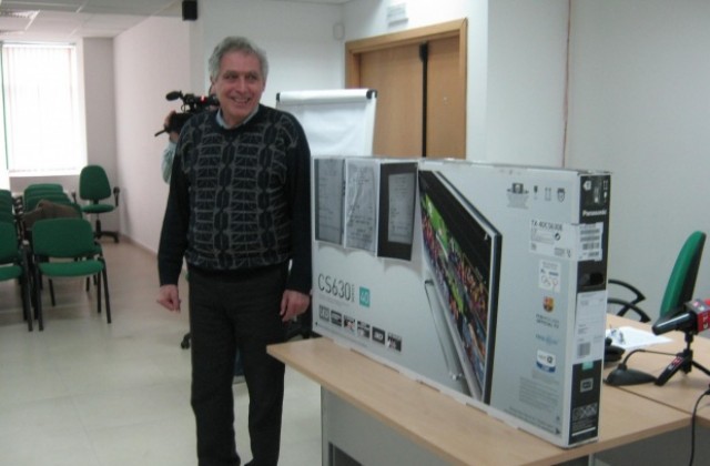 Наградиха печеливш русенец в лотарията на НАП и МФ