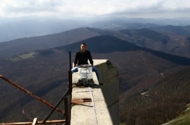 Радослав Първанов обича да снима от високо, оттам зърва това, което виждат само птиците