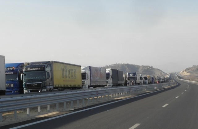 Пълна блокада на Кулата от двете страни на границата