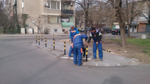 Монтират още антипаркинг колчета в Северен