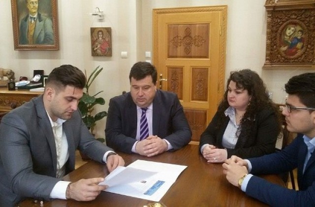 Нова крайречна зона, лятно кино, улица на старите занаяти и паметник на Левски изграждат в Трявна