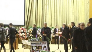 Хиляди изпратиха със сълзи легендата Трифон Иванов СНИМКИ ВИДЕО