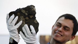 Учени гадаят за подобен на диамант кристал в Челябинския метеорит