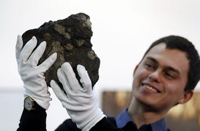 Учени гадаят за подобен на диамант кристал в Челябинския метеорит