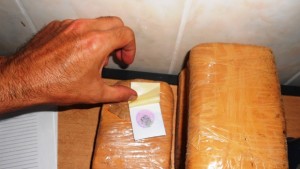 Българин облепен с хероин задържаха на МП Лесово