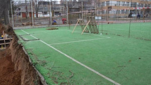 Укрепват оградата на Професионална гимназия