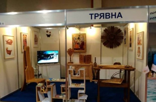 Демонстрация на тревненска дърворезба на най-мащабния туристически форум у нас