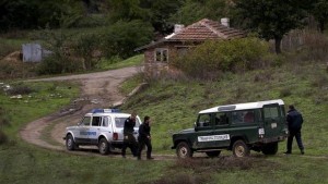 Товарен бус натъпкан с нелегални заловиха край Царево