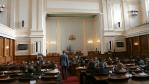 Депутатите приеха декларация за кризата на гръцката граница