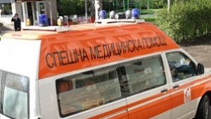 Шест души пострадаха при катастрофа пътят ТърговищеРазград е затворен