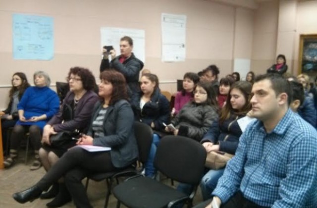 Свищовски ученици участваха във виртуална разходка в CERN