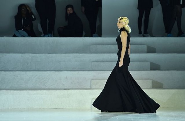 Лейди Гага дефилира на Седмицата на модата в Ню Йорк (СНИМКИ)