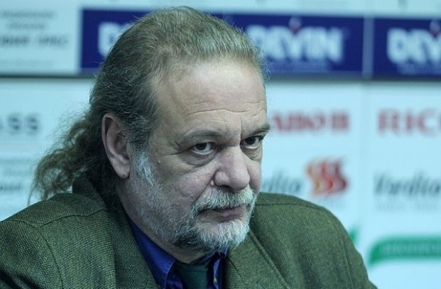 Проф. Евгени Дайнов за спирането на обществени поръчки: Олигарсите се бият помежду си