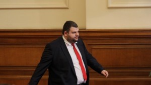 Пеевски прикани Горанов да изнесе доклада за фалита на КТБ