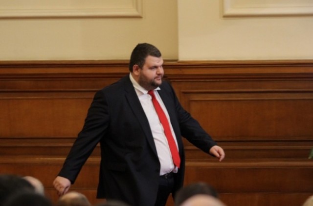 Пеевски прикани Горанов да изнесе доклада за фалита на КТБ