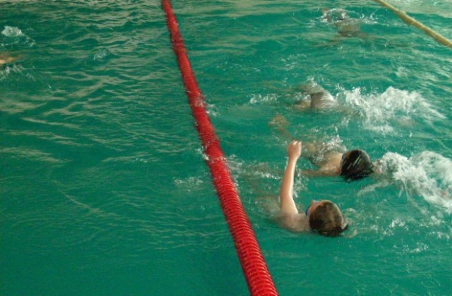 Над 21 000 лв. отпуска Министерството на спорта на търновски клубове