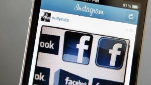 Facebook ще бори самоубийствата