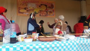 Баба и внук спечелиха конкурса Ябълковски качамак