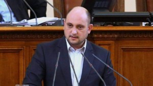 Депутатът др Ибришимов подкрепя връщането на казармата в България