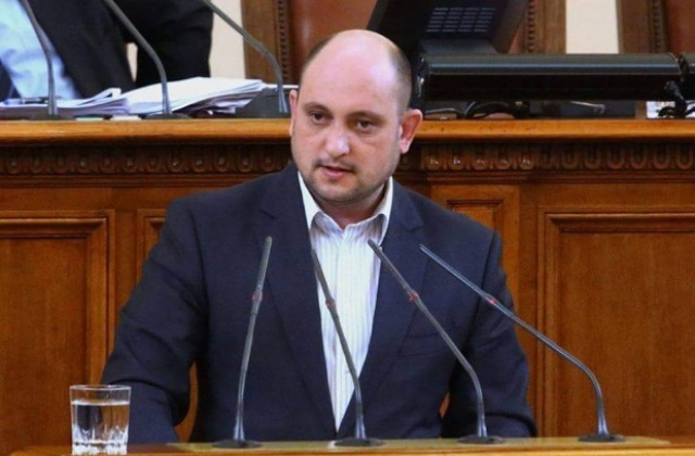 Депутатът д-р Ибришимов подкрепя връщането на казармата в България