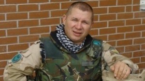 Митрополит Николай награждава генерал Шивиков