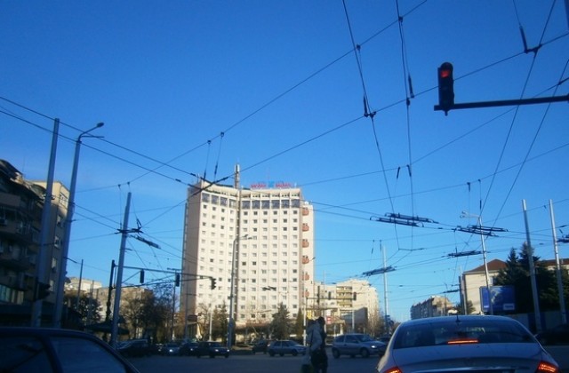 Продължава да е затворено кръстовището на бул. „Русе с бул. „Христо Ботев