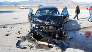 Няма опасност за живота на тримата пострадали в катастрофата на