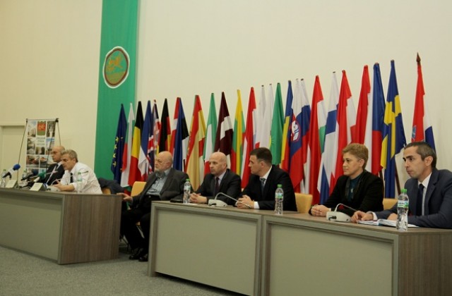 Заместник областният управител на Сливен участва в дискусия за Националната здравна карта с министър Москов