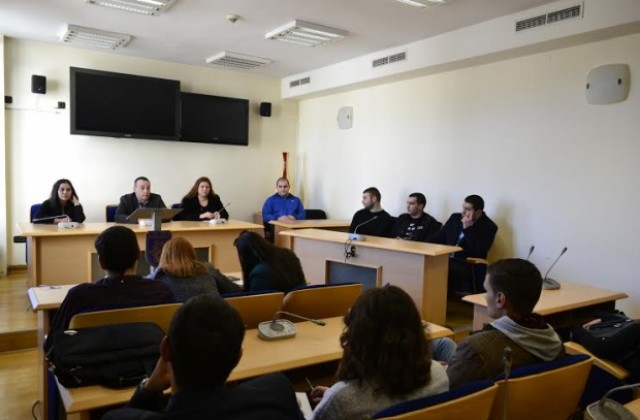 Бъдещи юристи се запознаха с работата на органите на местната власт