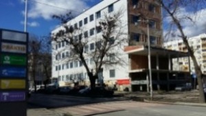 Все още издирват водача убил жена до автогарата