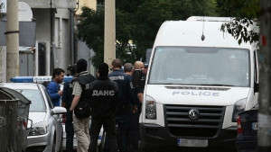 Арестуваха данъчни при зрелищна спецакция във Велико Търново