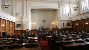 Докладът за КТБ предизвика коментарите на депутатите