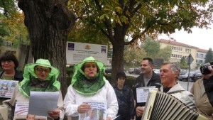 Шуменските пчелари алармират за разрешено изпозлване на опасни за пчелите