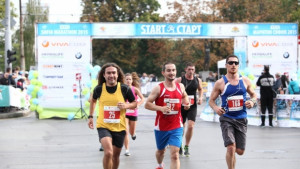 Верига маратонски бягания в България през 2016а