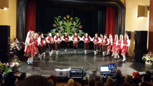 ПП ГЕРБ Сливен дари 1500 лева на двата фолклорни състава