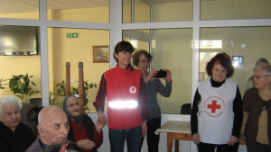 Обитателите на Дома за хора с увреждания получиха ръчно изработени