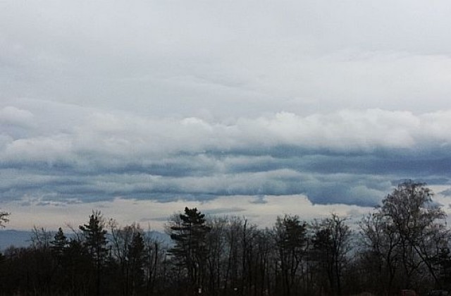 Времето на 28 февруари: Предимно облачно, на места и мъгливо