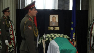 Десетки си взеха последно сбогом с Йордан Соколов СНИМКИ