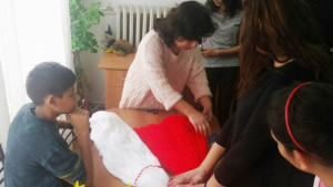 Еднометрова мартеница измайсториха МГЕРБ Стара Загора заедно с децата от